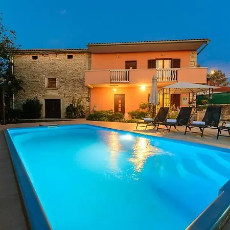 House Maria By Istrialux 別荘